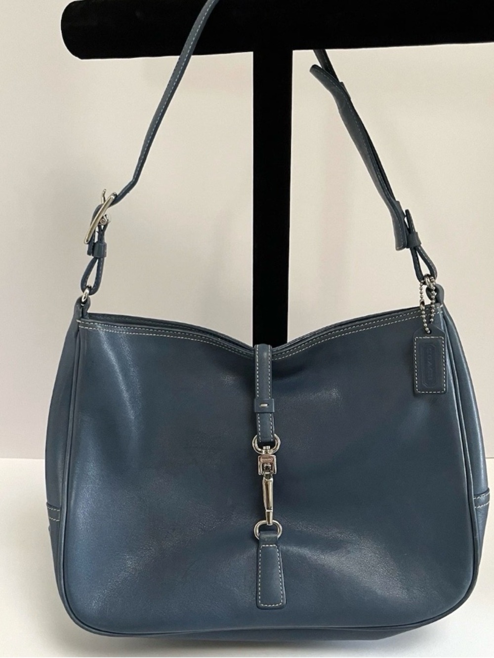 Vintage COACH Hamptons
7778 Hobo Clip Blue